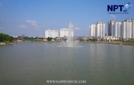 Đài phun nước trên phao nổi tại Thành Phố Giao Lưu - Phạm Văn Đồng - Hà Nội