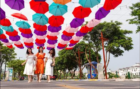 Phố đi bộ Trịnh Công Sơn rực rỡ sắc màu trước ngày hoạt động