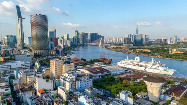 Sau công viên Lý Thái Tổ, TP.HCM có cần thêm biểu tượng nhạc nước khác bên sông Sài Gòn?