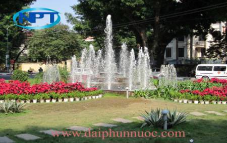 Đài phun nước nghệ thuật tại Công viên Hoàng Văn Thụ Hà Nội