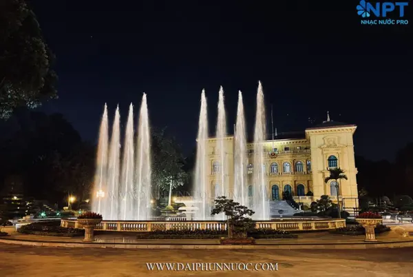 Đài phun nước đại sảnh: 