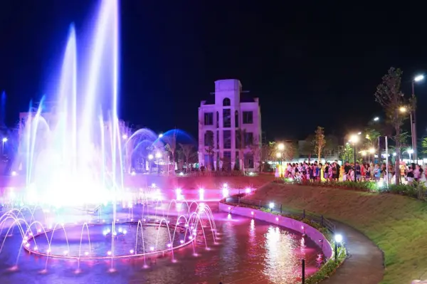 Nhạc nước Bến Bắc Riverside: Giải mã công nghệ lập trình DMX cho hệ thống 152 đèn màu chuyên dụng