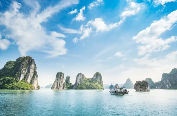 Top 5 địa điểm vui chơi đêm MIỄN PHÍ tại Hạ Long 2026