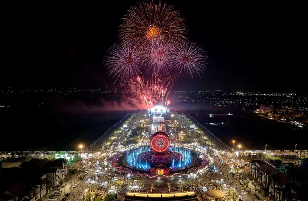 Tọa Độ Check-in Đêm Giao Thừa: Top 5 Quảng Trường Nhạc Nước 