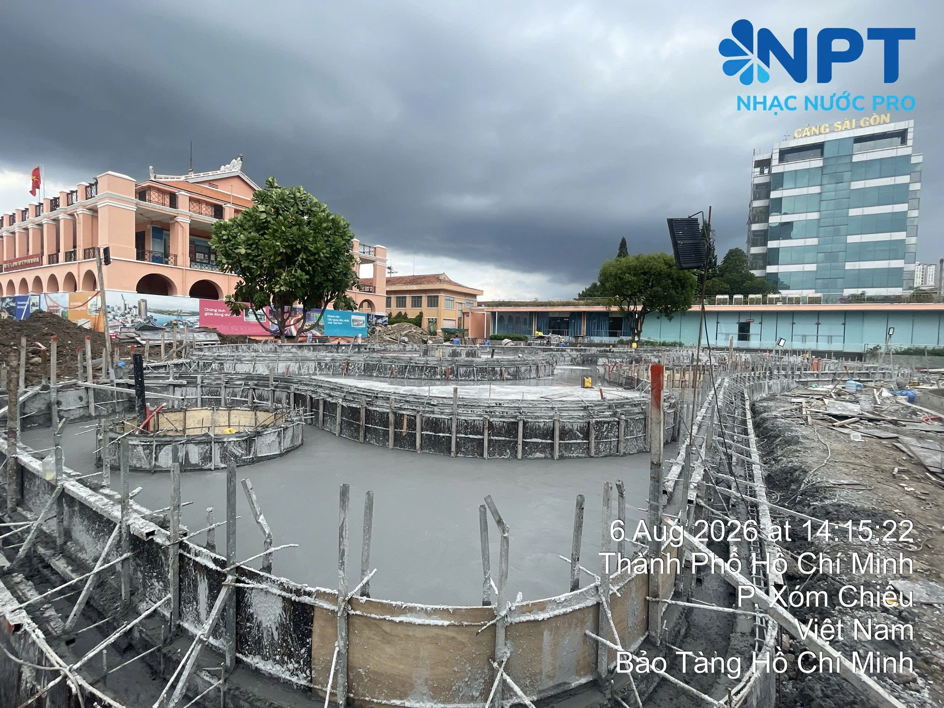 Việc lập trình phải đảm bảo các điểm nước không lấn át tiêu điểm trung tâm.