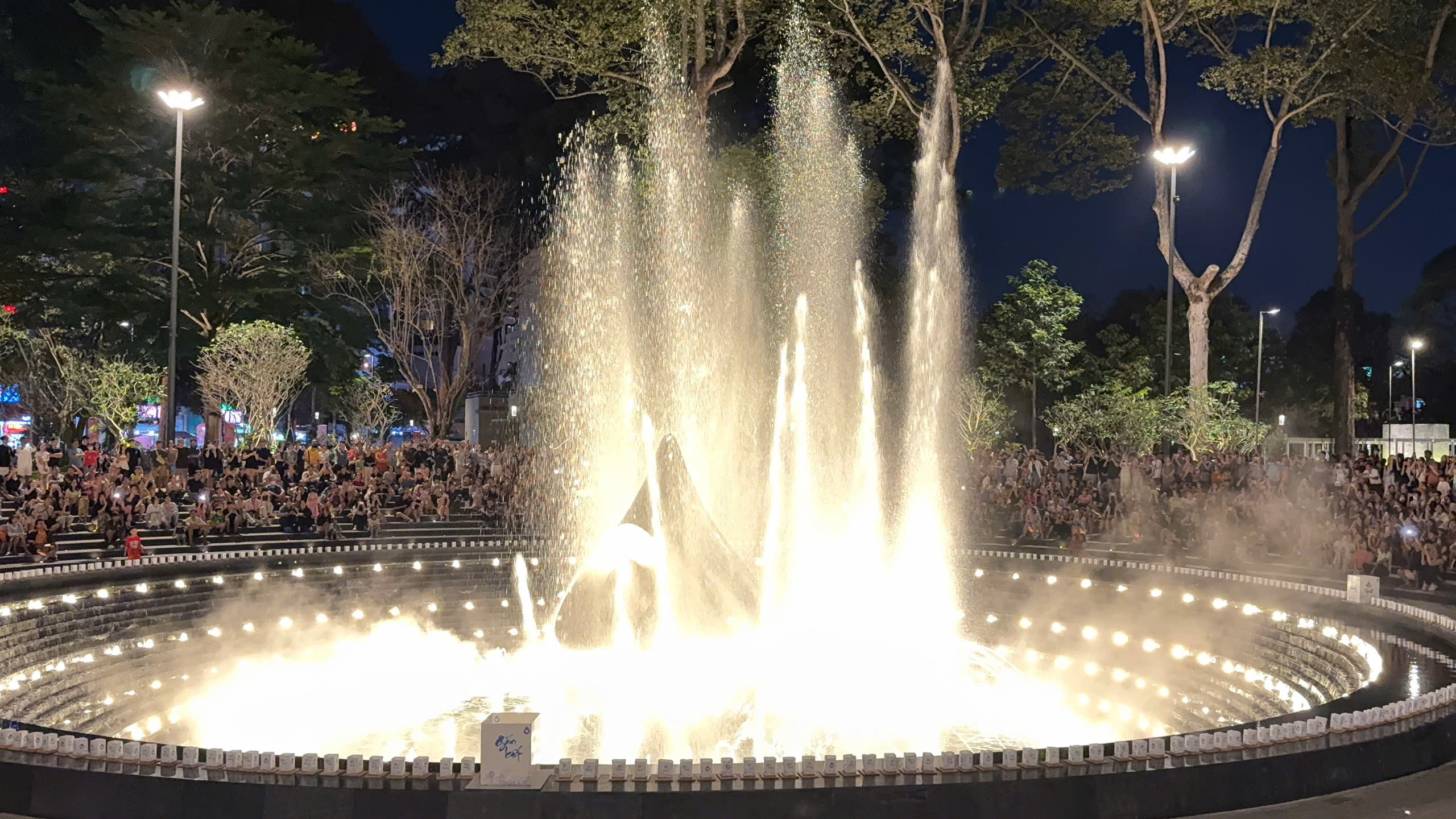 Lịch diễn nhạc nước công viên số 1 Lý Thái Tổ dịp 30/4-1/5