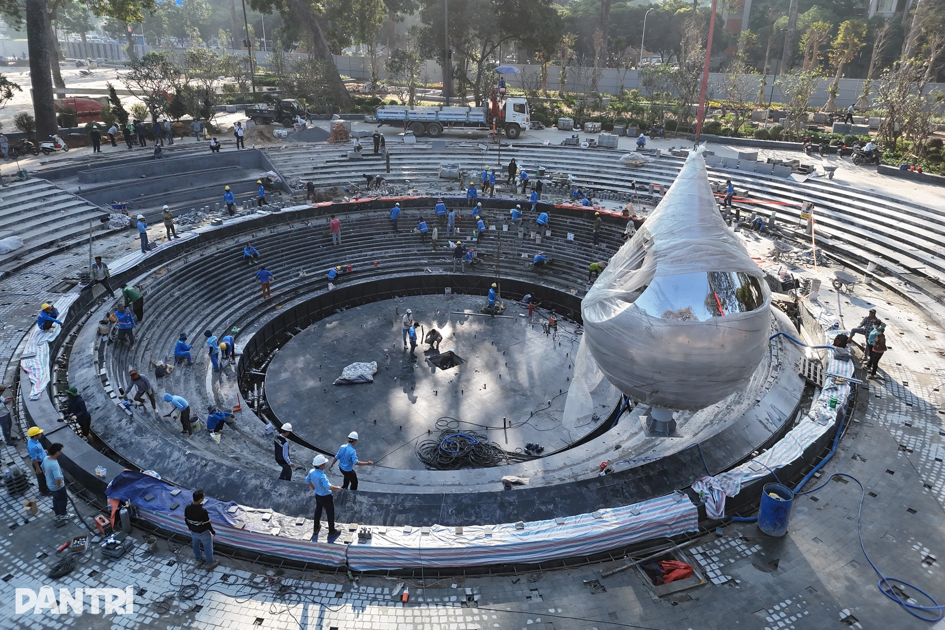 Tượng đài Giọt nước mắt tại công viên Sài Gòn Memorial Unity Park