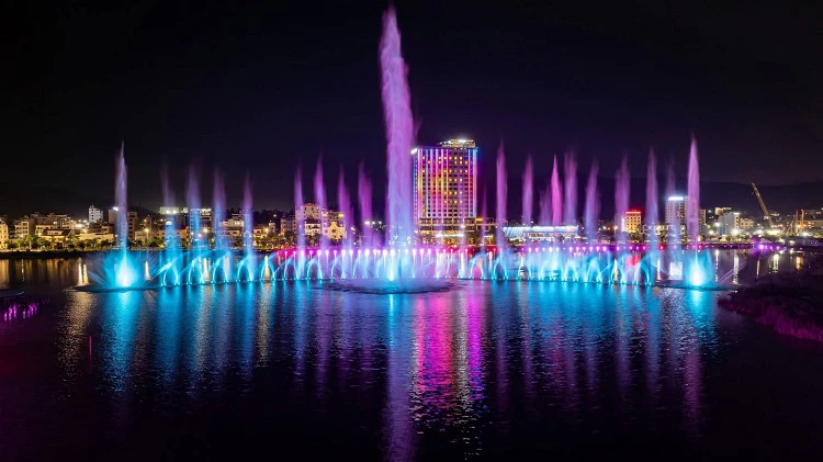 Show nhạc nước HaloBay Show tại Hạ Long Marina BIM Group