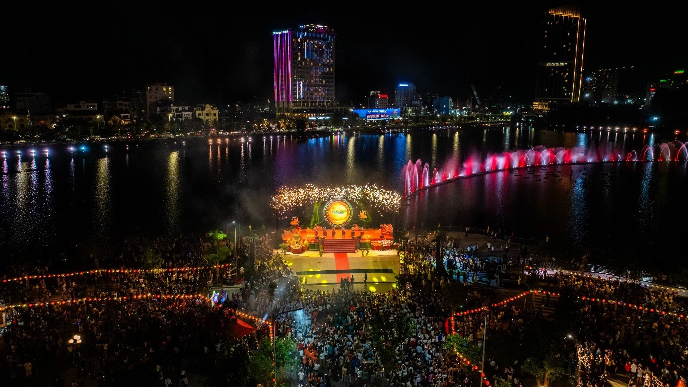 Lịch biểu diễn nhạc nước HaLo Bay Show Hạ Long mới nhất mùa hè 2026