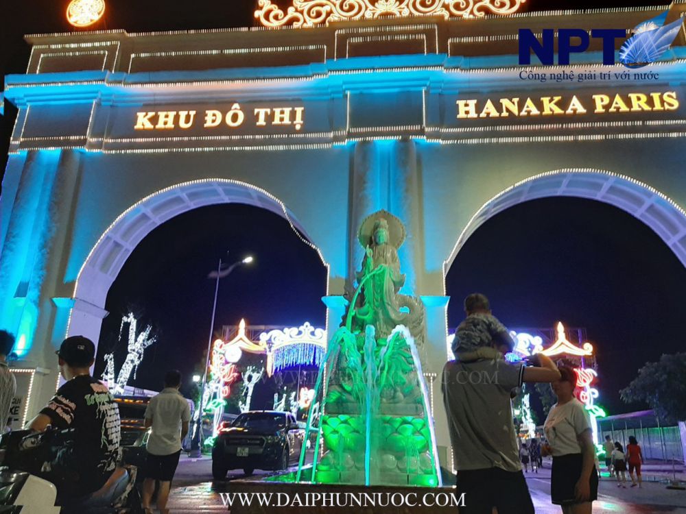 Toàn cảnh cụm đài phun tại cổng KĐT Hanaka Paris