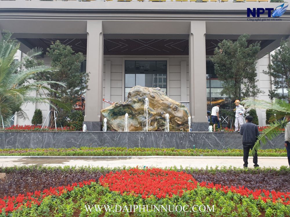 Vòi phun nước kết hợp đá cảnh nghệ thuật Phoenix Bắc Ninh