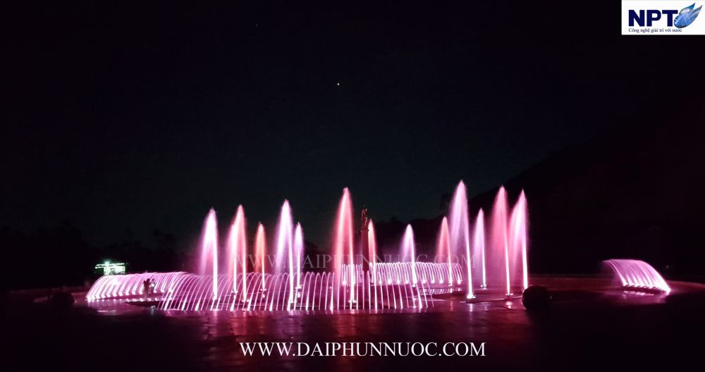 Đài phun Linh Phong - ánh sáng LED RGB