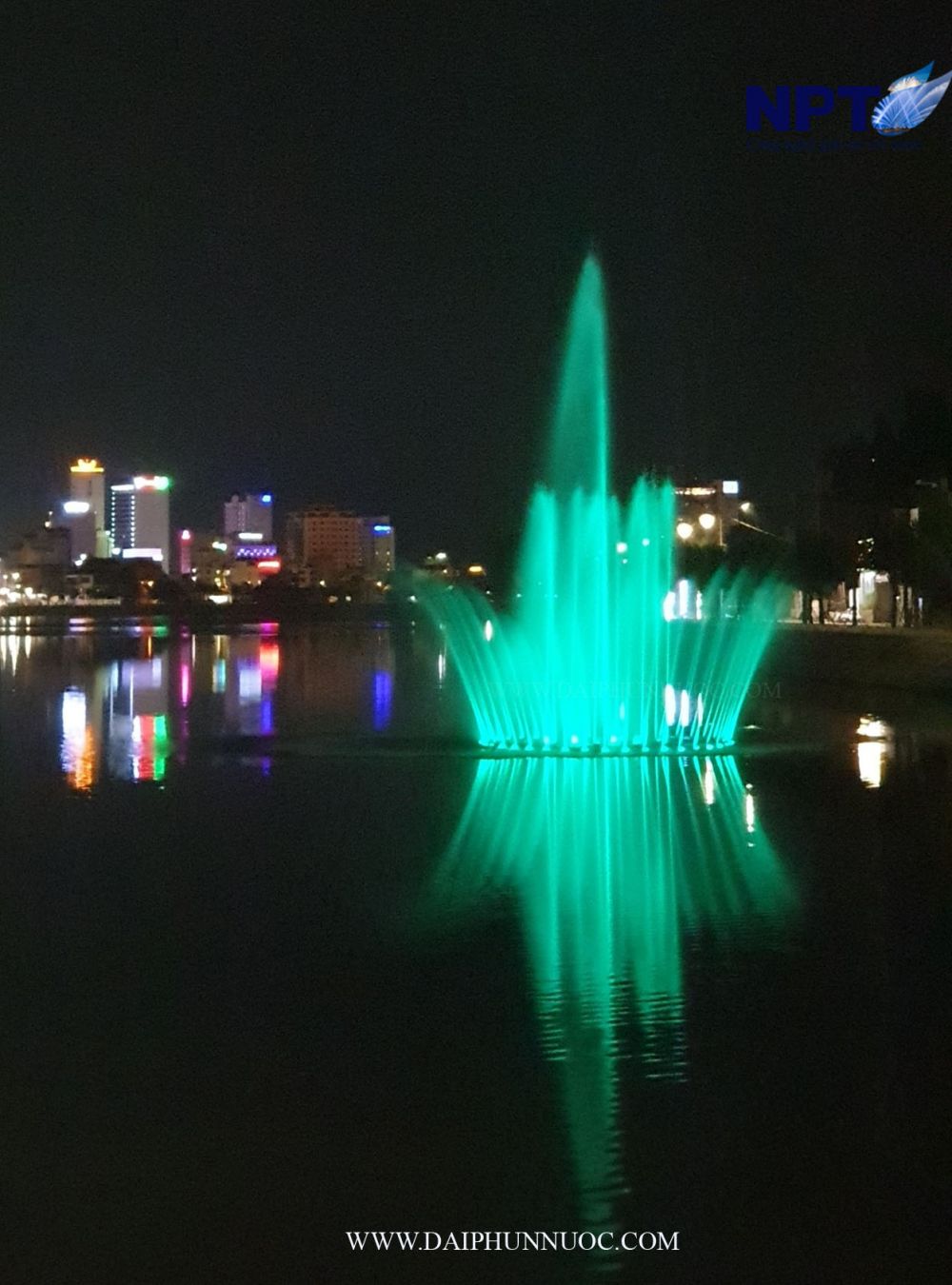 Đài phun nước phao nổi Hạ Long - sắc xanh lục