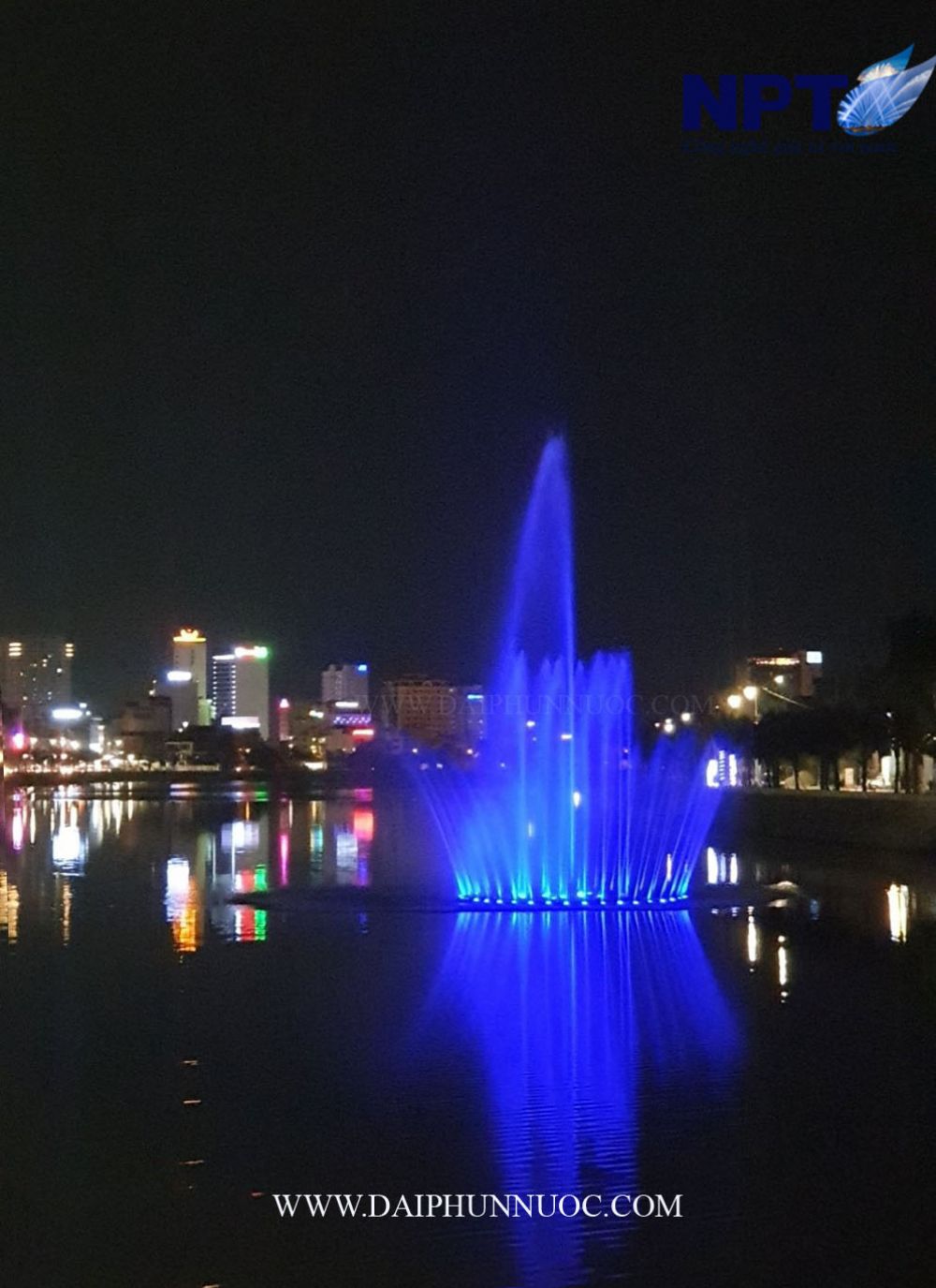 Đài phun nước phao nổi Hạ Long - sắc xanh dương