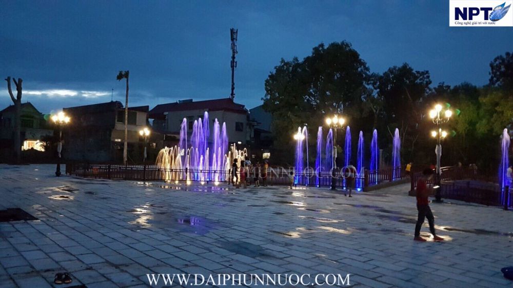 Miếu Trò Trám – cảnh đêm xanh lục