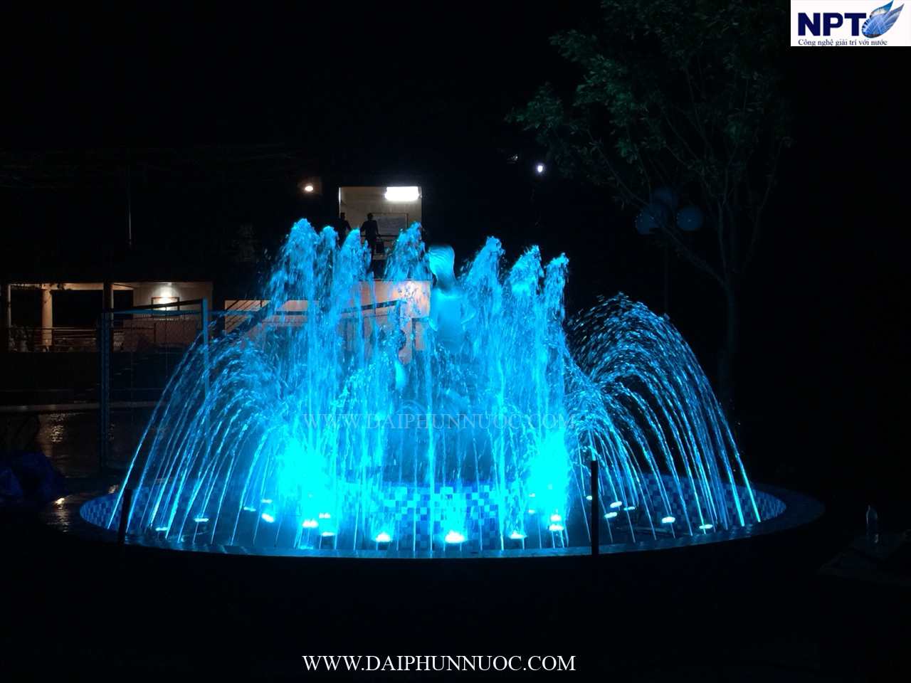 Hệ thống ánh sáng hồng tím rực rỡ