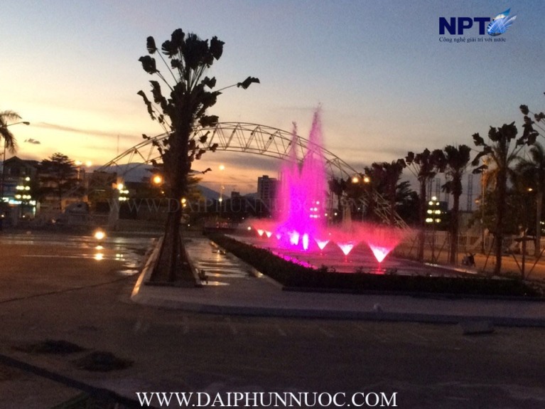 Đài phun nước APEC Đà Nẵng – góc chụp hoàng hôn