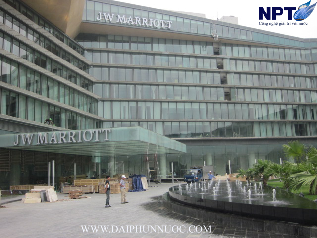 Đài phun nước Marriott Hà Nội ban ngày