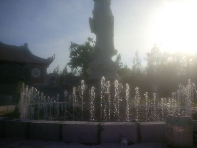 Tượng Quan Âm và hệ thống vòi phun nước sau khi vận hành tại FLC Quy Nhơn