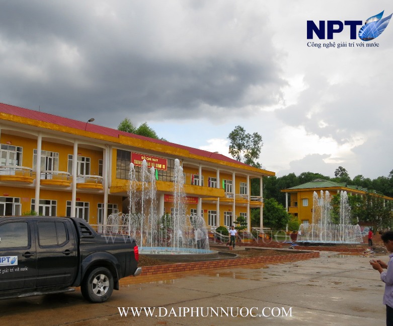 Đài phun nước Trung đoàn 18 – Sư đoàn 325 nhìn chính diện