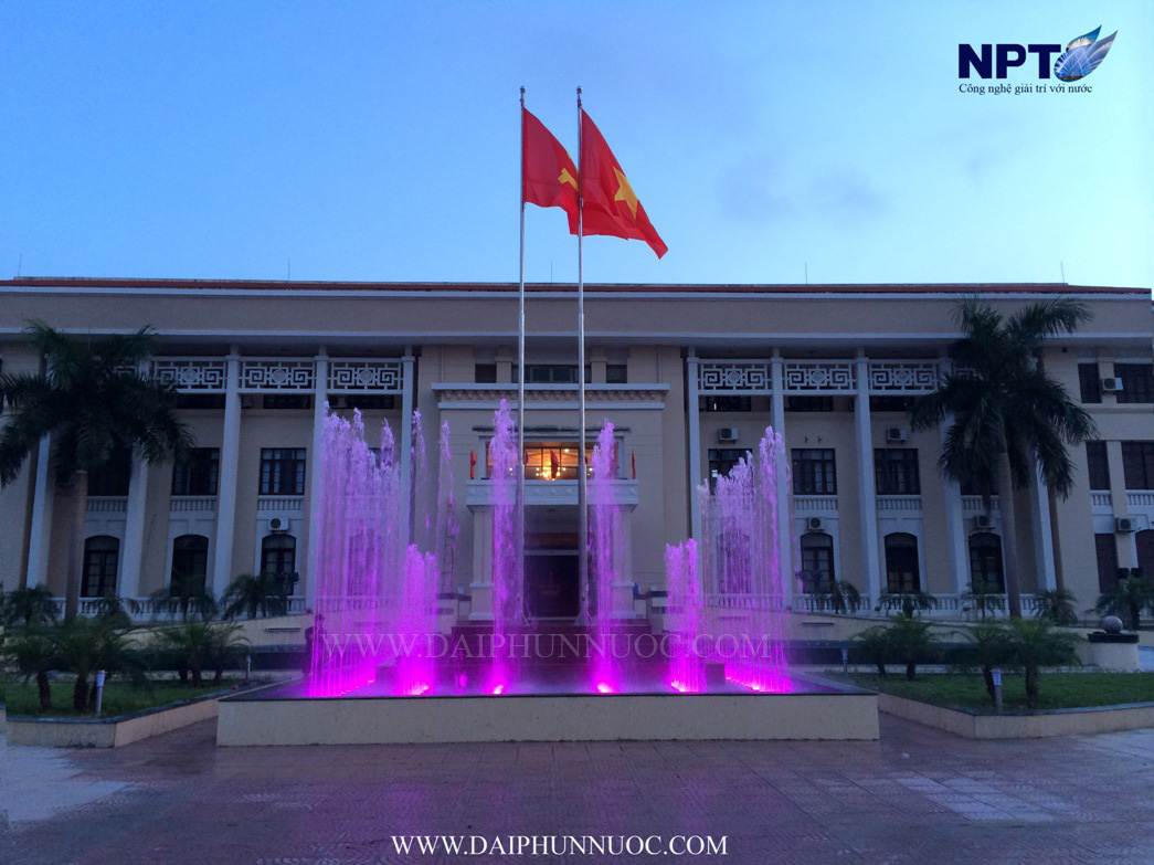 Đài phun nước nghệ thuật tại Trụ sở Thành ủy Bắc Ninh – phối màu tím