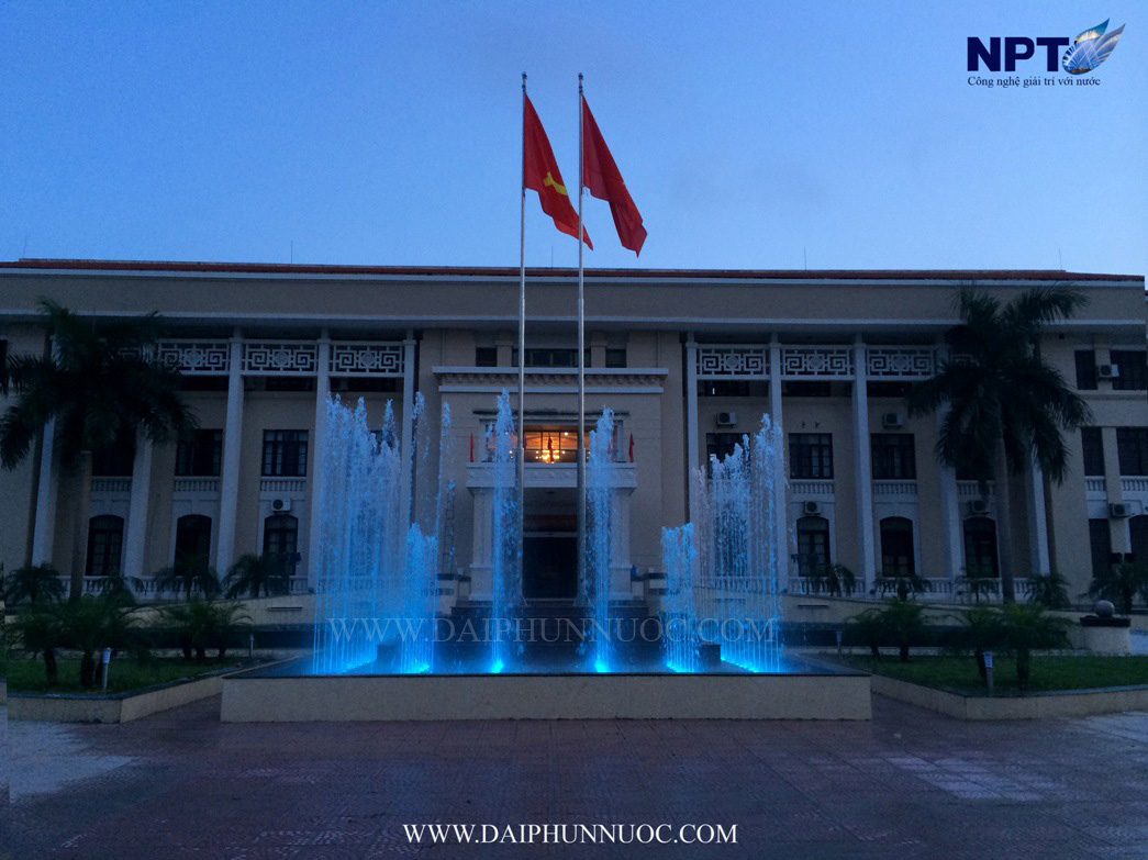Hệ thống vòi phun đồng tâm, chiếu sáng xanh dương tại Bắc Ninh