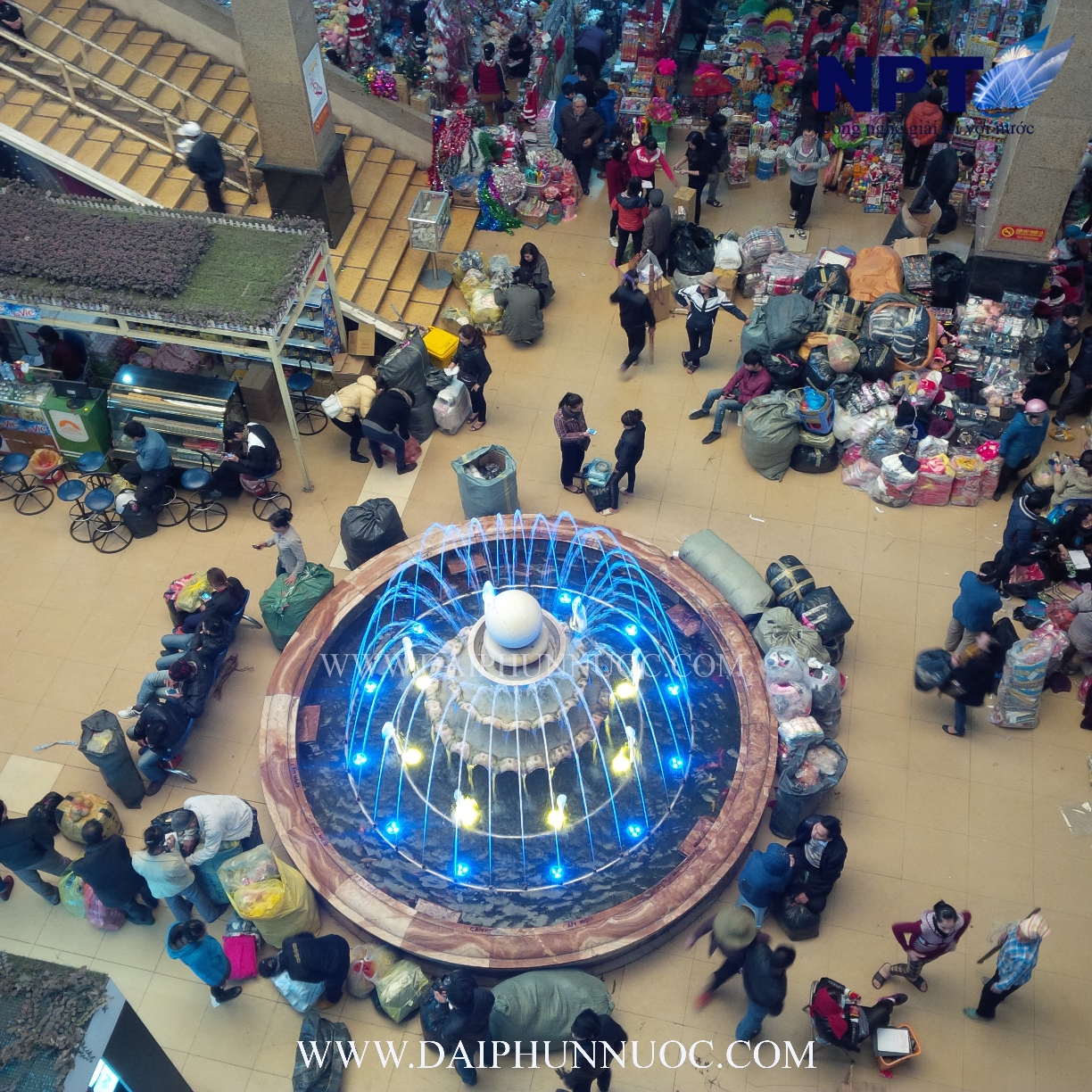 Nhìn từ trên cao xuống đài phun nước Chợ Đồng Xuân - NPT Nhạc Nước Pro