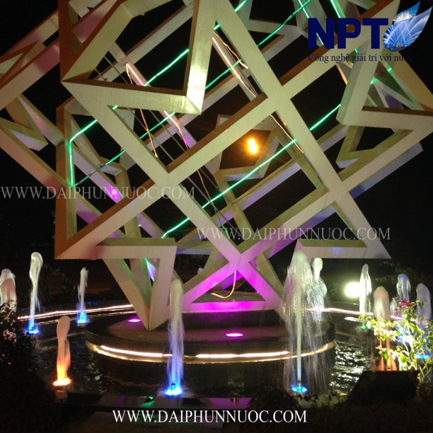 Biểu tượng nghệ thuật kết hợp đài phun nước TP Hòa Bình