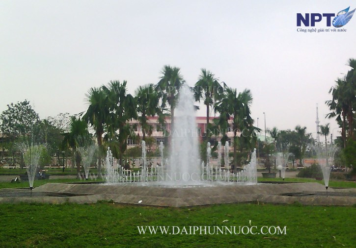 Toàn cảnh đài phun nước Tỉnh ủy Quảng Nam