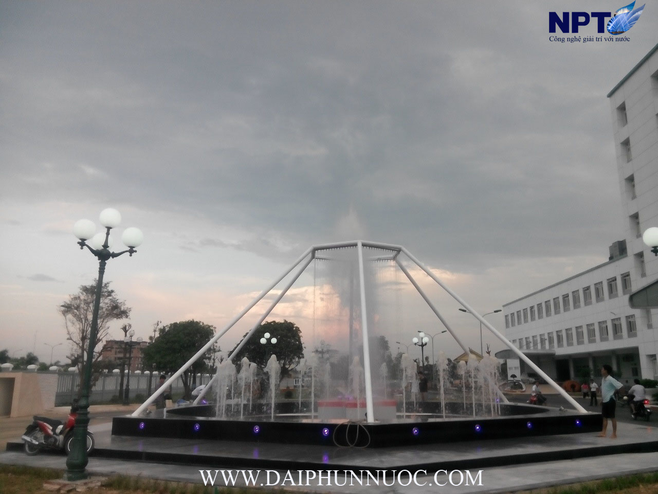 Đài phun nước tại Bệnh viện Hữu Nghị Nghệ An ban ngày