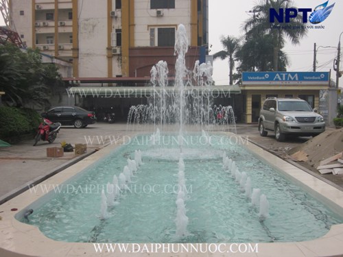 Đài phun nước VietinBank Vĩnh Yên nhìn từ sảnh chính