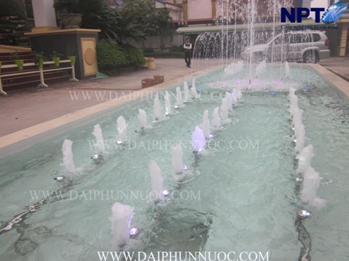 Đài phun nước VietinBank Vĩnh Phúc ban đêm