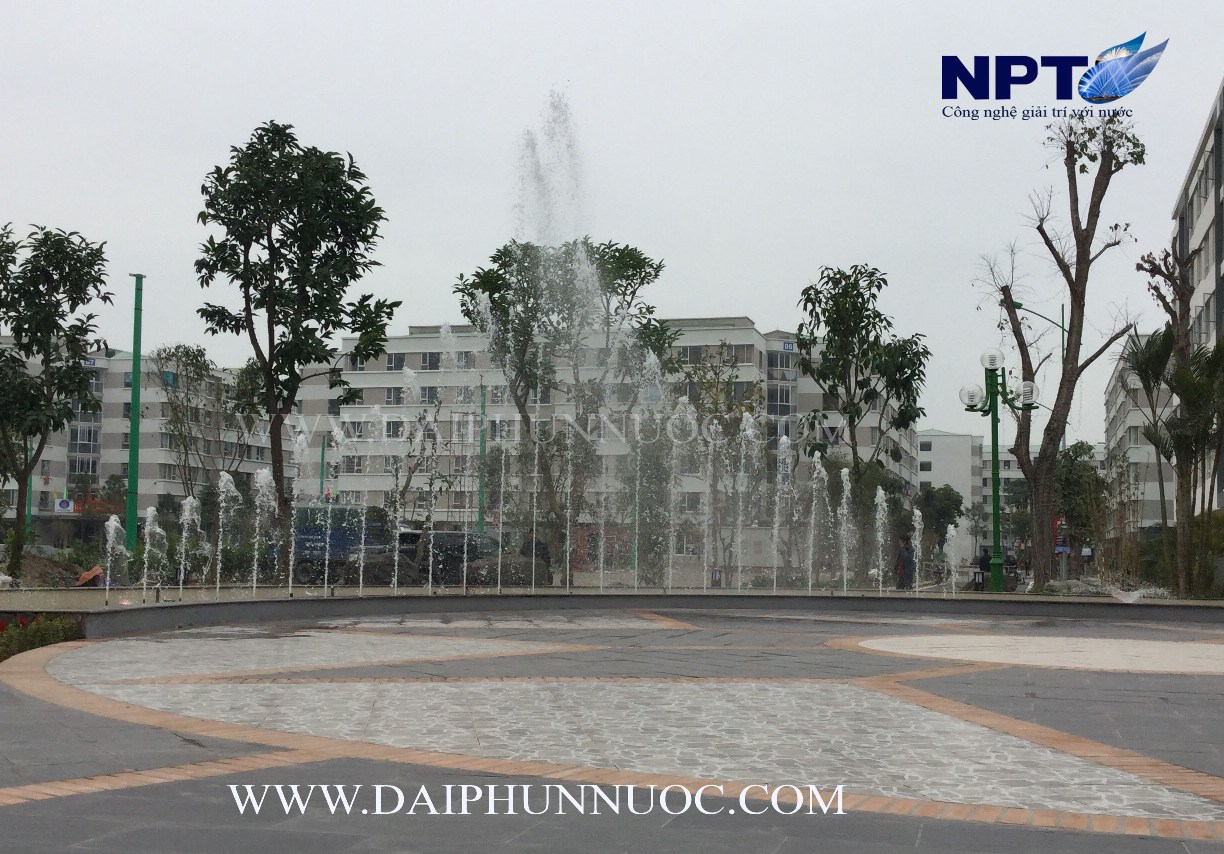 Đài phun trung tâm khu đô thị Đặng Xá – ánh sáng vàng và xanh