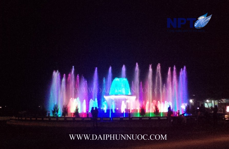Đài phun nước Gia Bình Bắc Ninh đổi màu tự động nhiều tầng