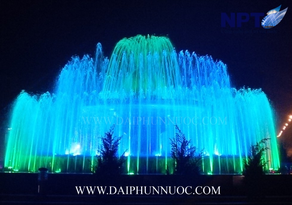 Đài phun nước vòng xuyến Gia Bình – Bắc Ninh ban ngày