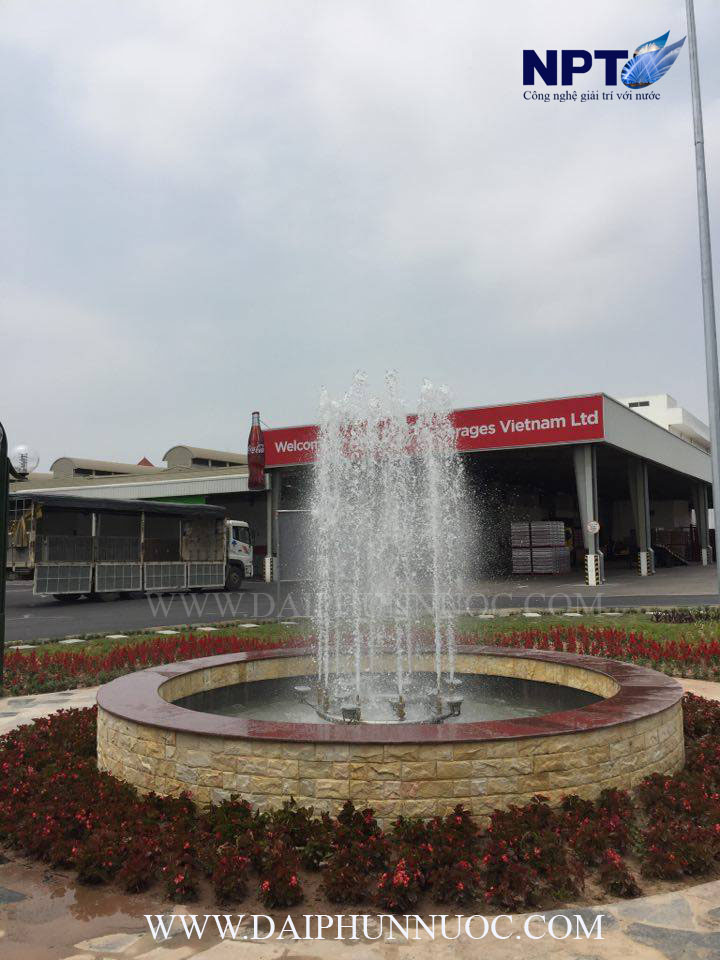 Đài phun nước Coca-Cola nhìn từ góc khác