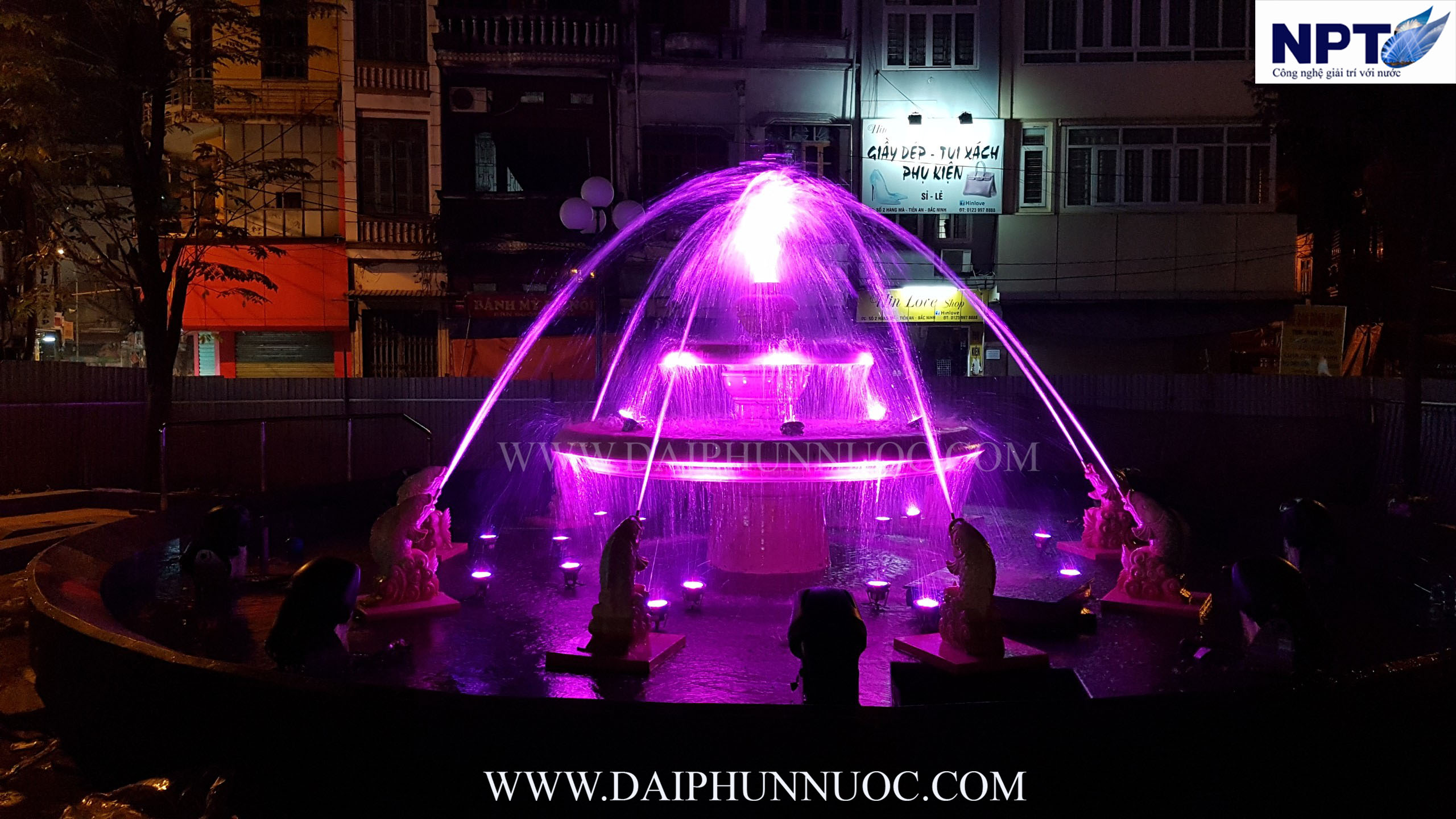 Đài phun nước Chợ Nhớn – ánh sáng trắng