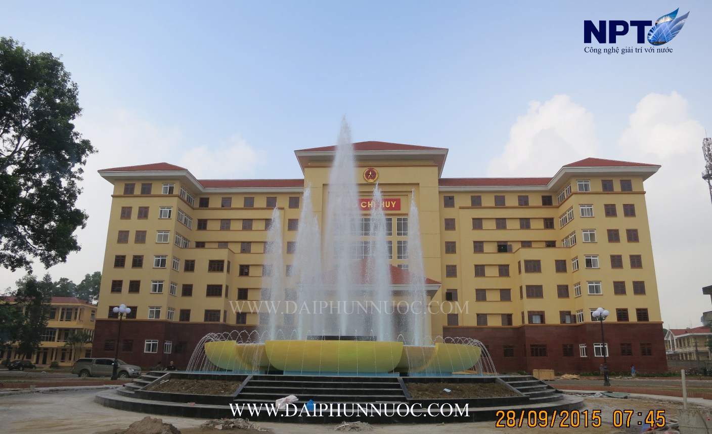 Đài phun nước Quân Khu I Thái Nguyên về đêm