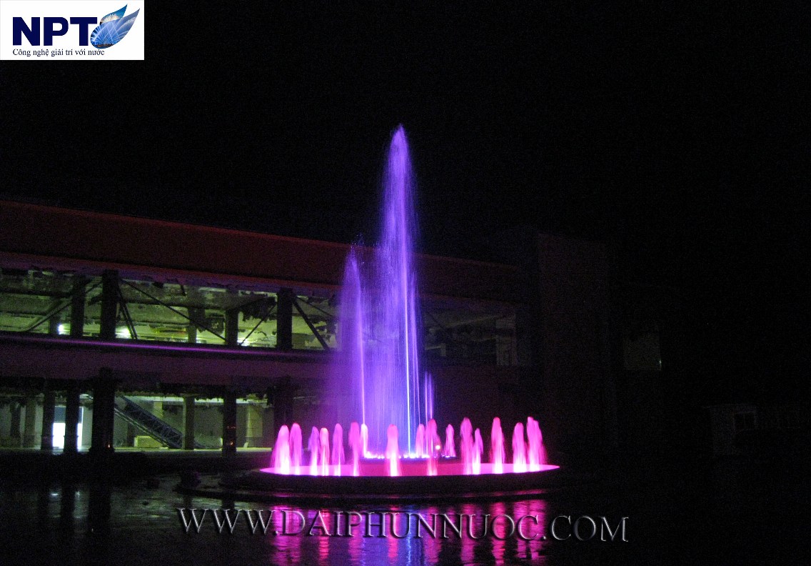 Đài phun nước Thành Thắng Plaza – LED xanh ngọc, bể tròn viền tia