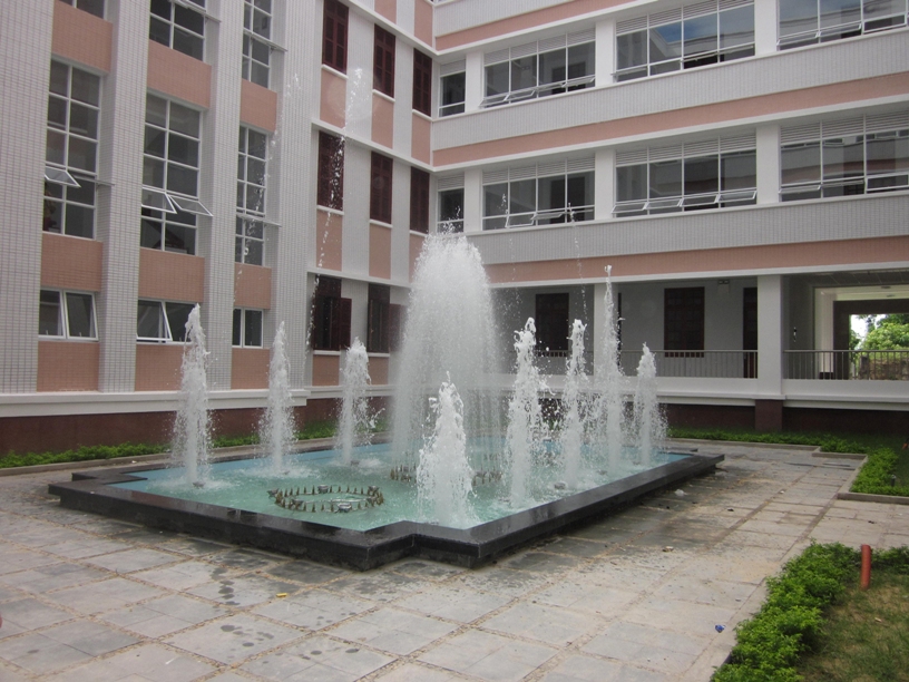 Đài phun nước lập trình tại UBND tỉnh Quảng Nam - toàn cảnh