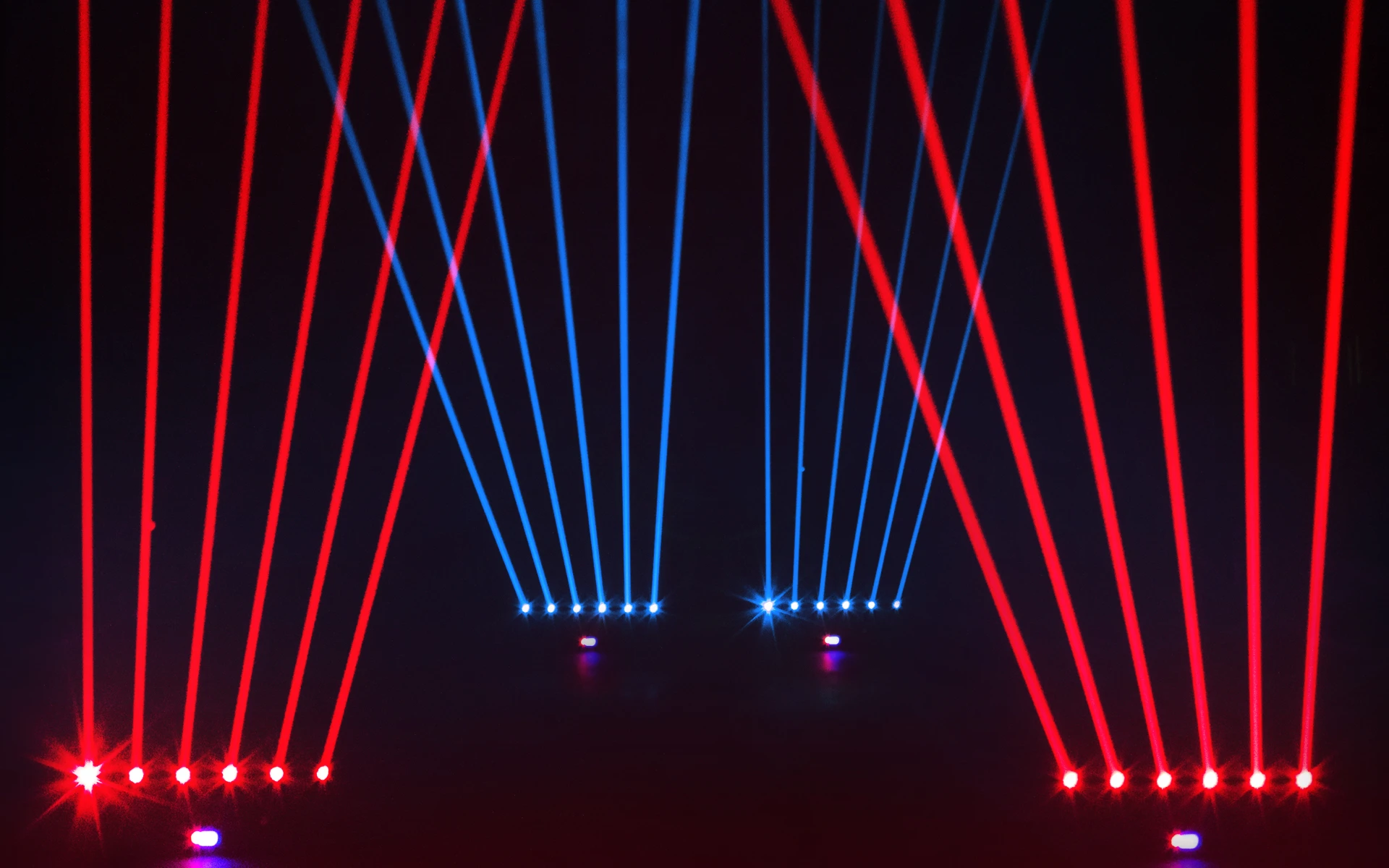 Hiệu ứng vô cực ánh sáng Laser trên mặt hồ