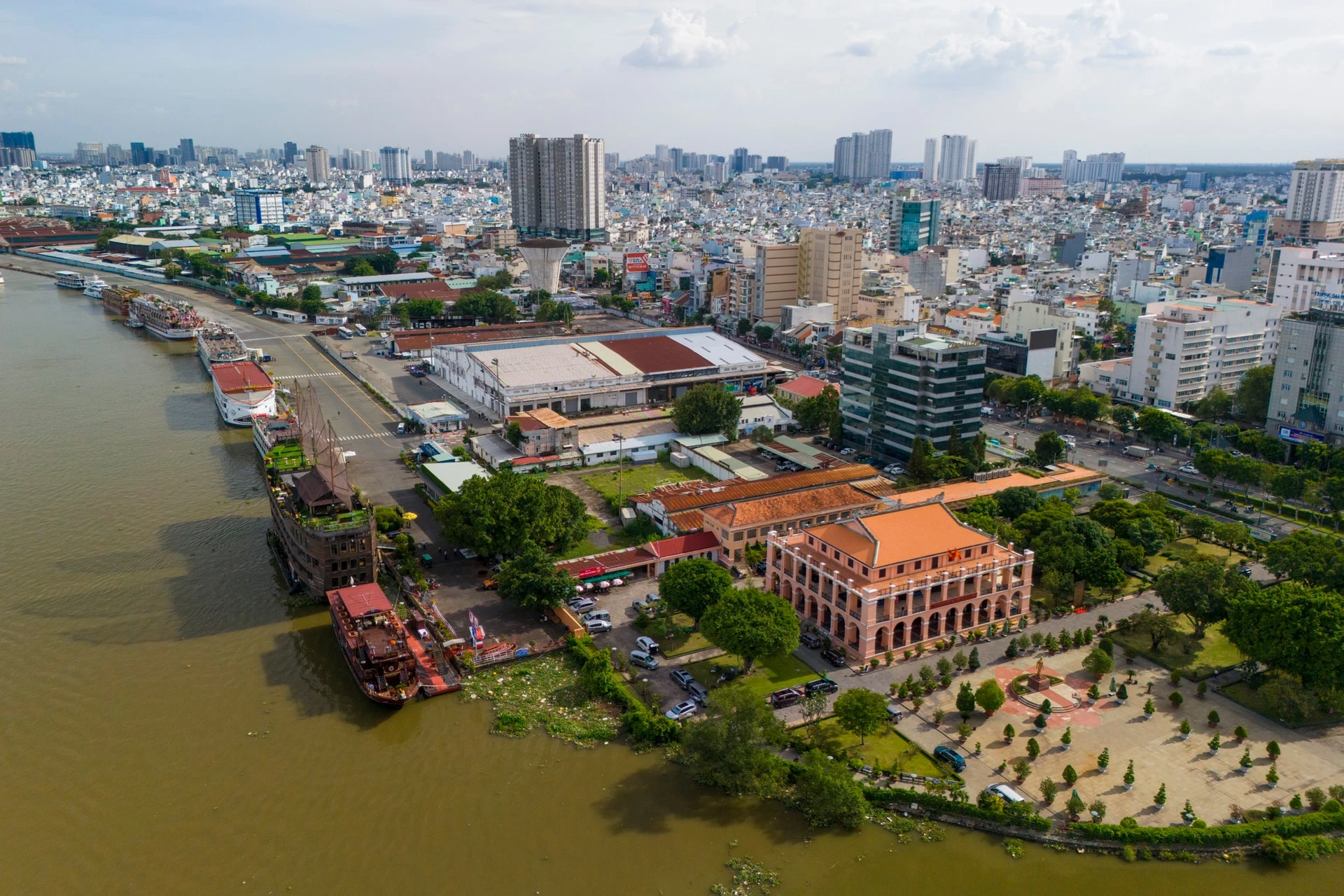 Quảng trường nước ven sông Sài Gòn: Mảnh ghép chiến lược của nền kinh tế đêm TP.HCM