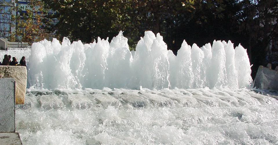 Hiệu ứng vòi phun hình cây thông Ice Tower Cascader tạo cột nước chóp nón lớn