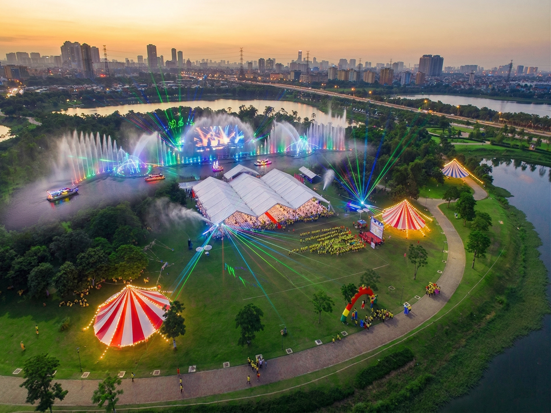 Lễ hội ánh sáng và nhạc nước về đêm tại Yên Sở