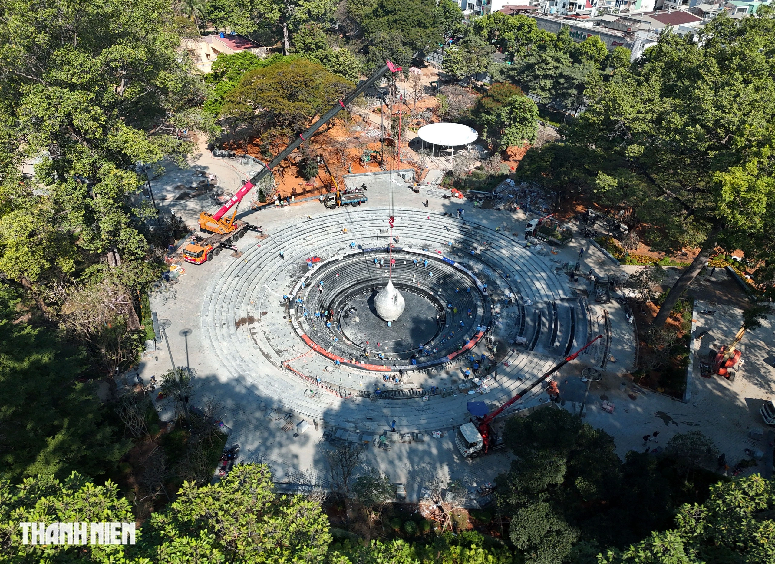 Hệ thống vòi phun nhạc nước nghệ thuật tạo hình nến thắp sáng