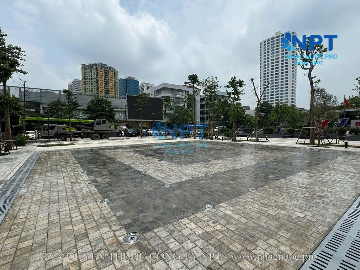 Hệ thống 81 đèn âm sàn đồng bộ với 81 tia nước tại Trường quay S1