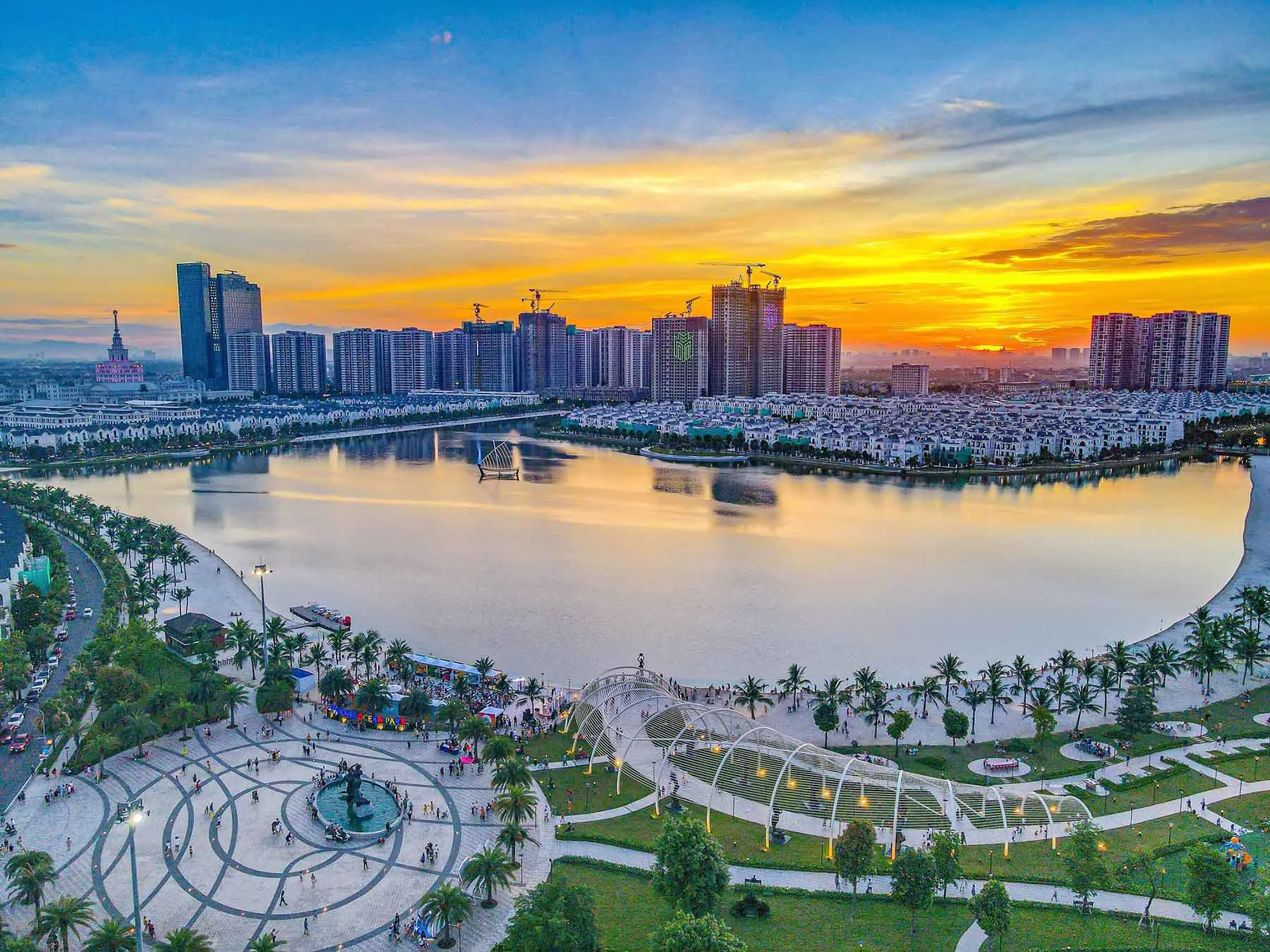 Hồ cảnh quan trong khu đô thị: ban ngày là điểm nhấn, ban đêm dễ thành khoảng trống nếu thiếu kịch bản vận hành